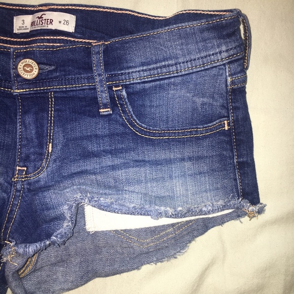 Hollister Low-Rise Short-Shorts - Picture 2 of 5
